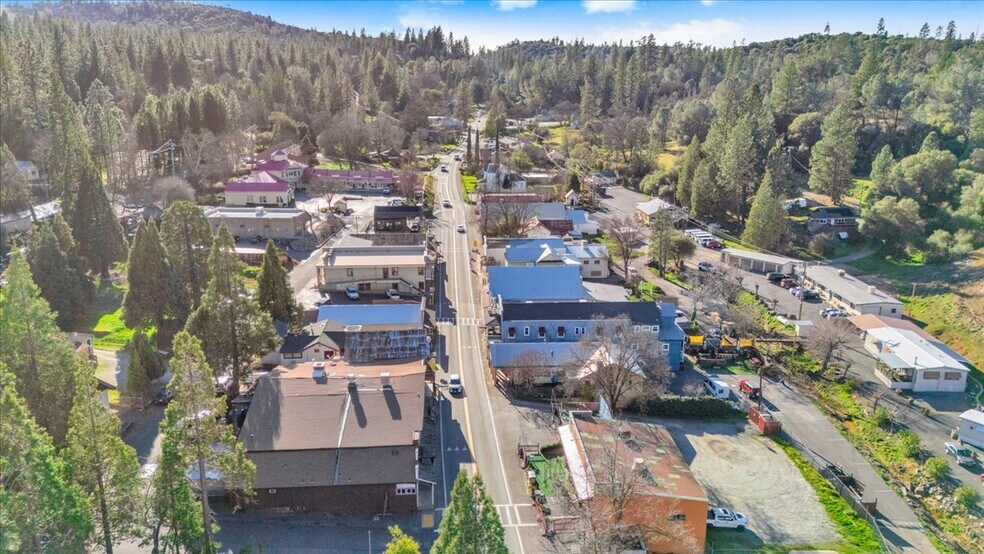 More Photos Of 18736 Main St, Groveland Hotel For Sale