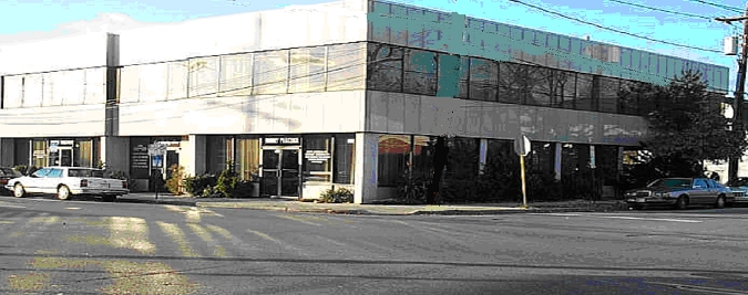 Primary Photo Of 185 Merrick Rd, Lynbrook Medical For Lease