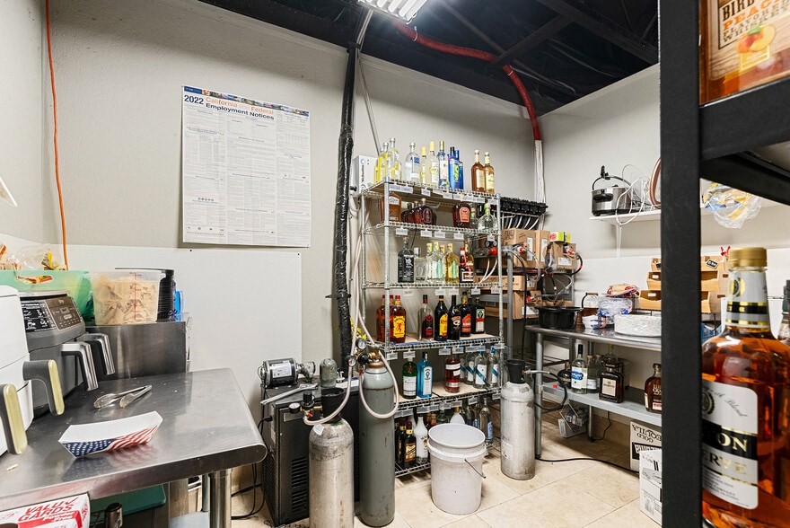 More Photos Of 7126 Skyway, Paradise Storefront Retail Office For Sale