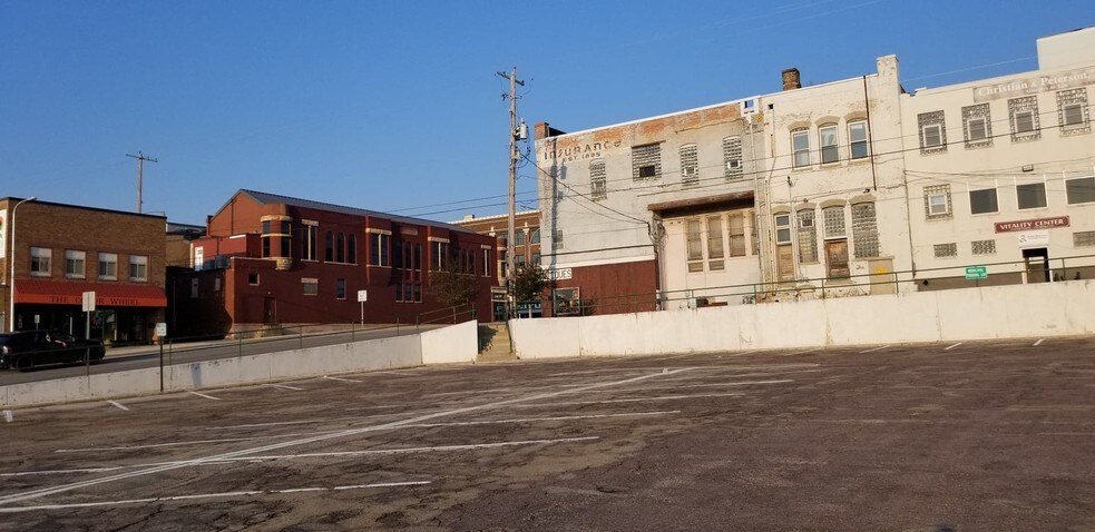 More Photos Of 302 S Broadway Ave, Albert Lea Storefront Retail Office For Sale