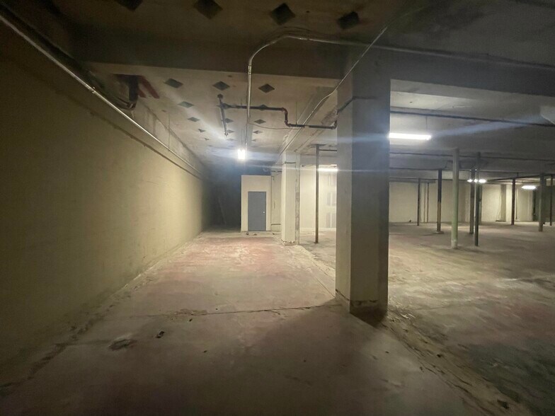 More Photos Of 640 C St, San Diego General Retail For Lease