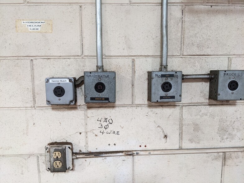 More Photos Of 1260 Elmer St, Belmont Warehouse For Lease