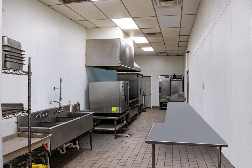 More Photos Of 7333 Hillcroft Ave, Houston General Retail For Sale