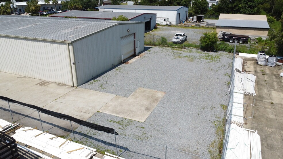 More Photos Of 114 Newman Dr, Brunswick Warehouse For Lease