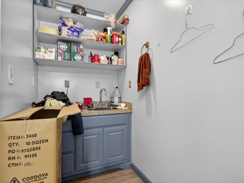 More Photos Of 1601 E Main St, Pawhuska Industrial For Sale