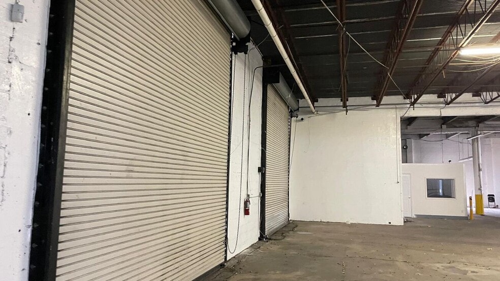 More Photos Of 1610-1614 S Dixie Hwy, Pompano Beach Warehouse For Lease
