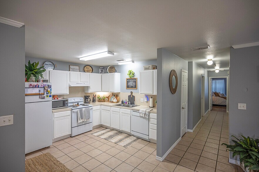 More Photos Of 5710 Fordham St, Lubbock Specialty For Sale