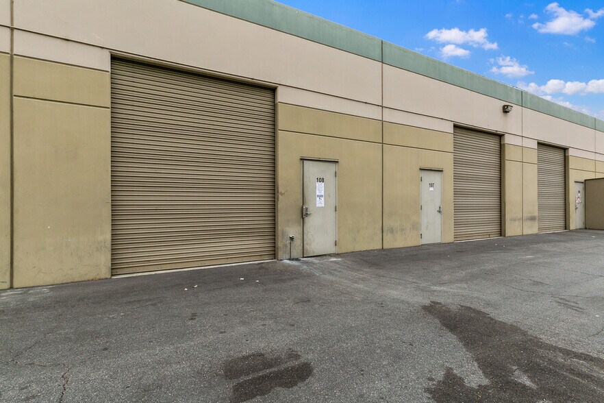 More Photos Of 1260 N Hancock St, Anaheim Flex For Sale