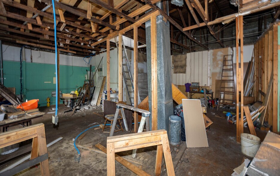 More Photos Of 2 Naco Rd, Bisbee Office For Sale