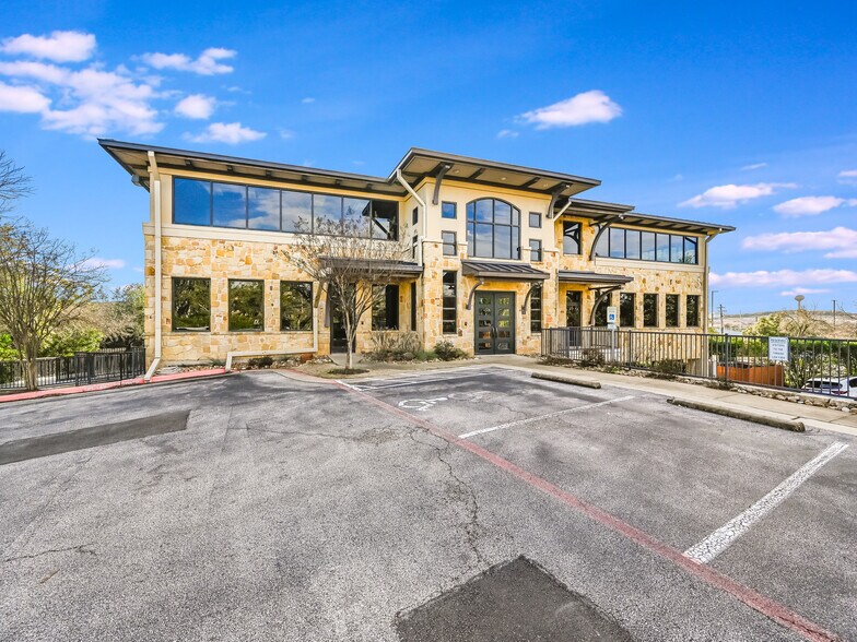 More Photos Of 3 Lakeway Centre Ct, Austin Medical For Lease