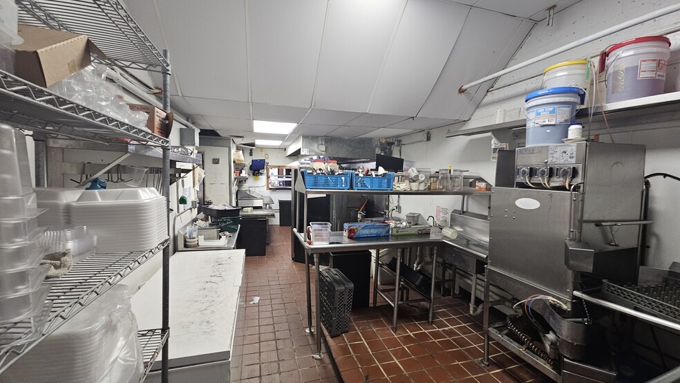 More Photos Of 614 Lake Ave, Lake Worth Restaurant For Sale