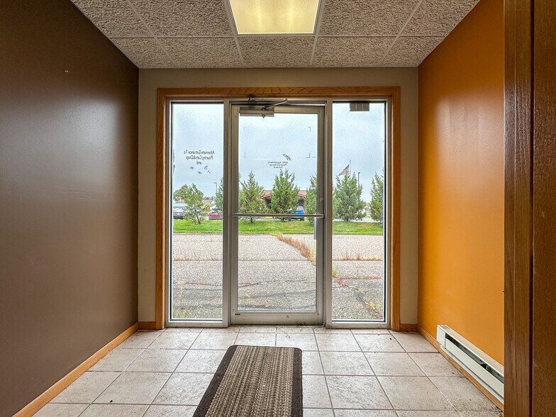 More Photos Of 233 S 8th St, Medford Office For Sale