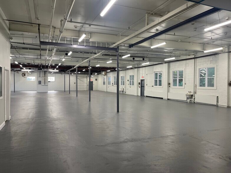 More Photos Of 14 Beach St, Rockaway Light Manufacturing For Lease
