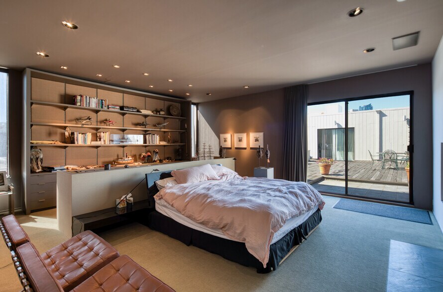 More Photos Of 250 Dore St, San Francisco Light Distribution For Sale