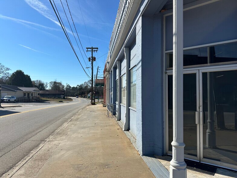 More Photos Of 13 Public Sq, Bowman Storefront For Sale