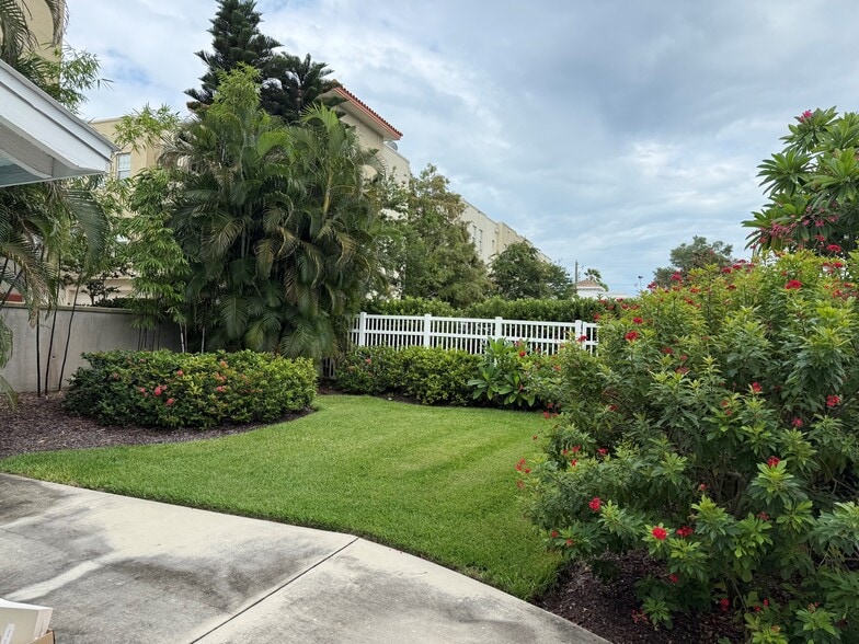 More Photos Of 619 Turner St, Clearwater Office For Lease