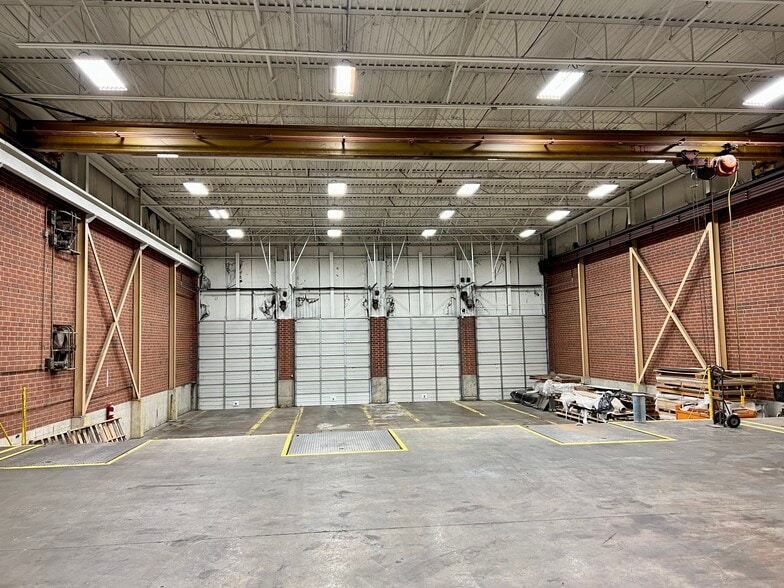 More Photos Of 102 E Holly Hill Rd, Thomasville Manufacturing For Lease