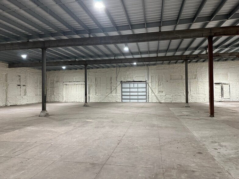 More Photos Of 919 Procter St, Port Arthur Light Distribution For Sale