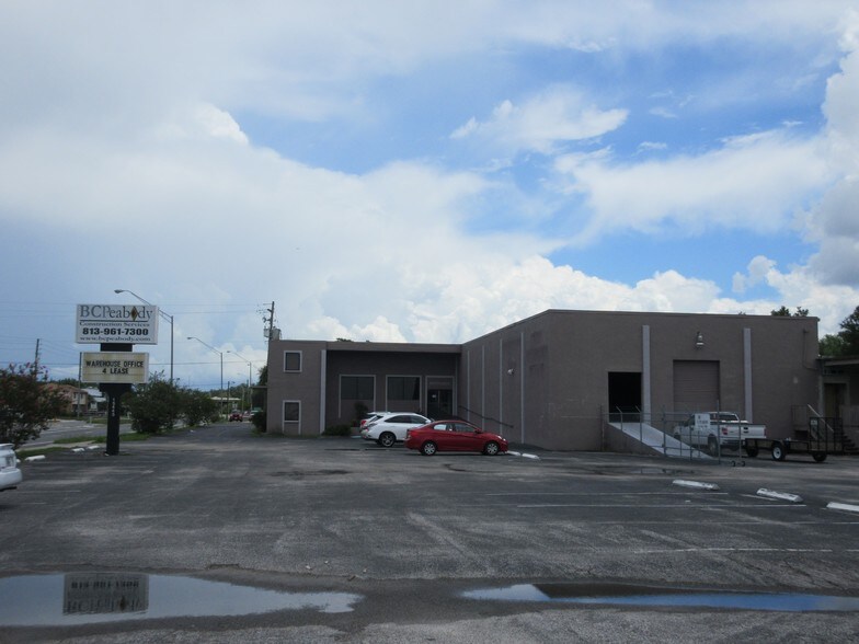 More Photos Of 15445 N Nebraska Ave, Lutz Warehouse For Lease