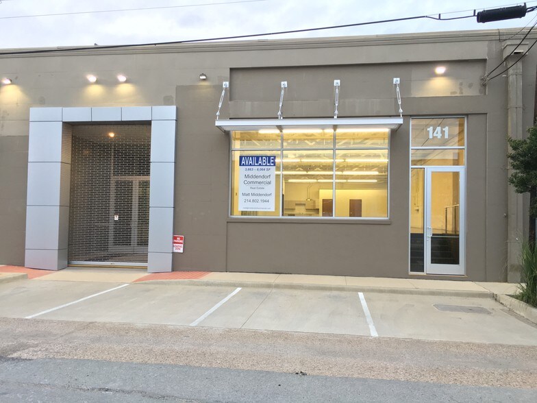 More Photos Of 139-141 Howell St, Dallas Showroom For Lease