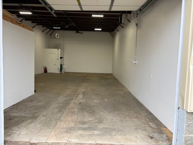 More Photos Of 151 Discovery Dr, Colmar Light Distribution For Lease