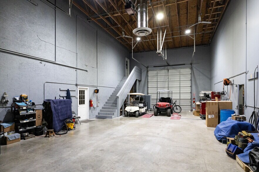 More Photos Of 1781 E Risser St, Kankakee Warehouse For Sale