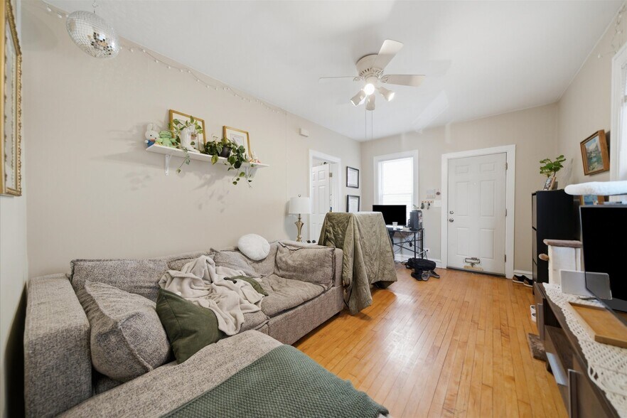 More Photos Of 2418 N Western Ave, Chicago Apartments For Sale