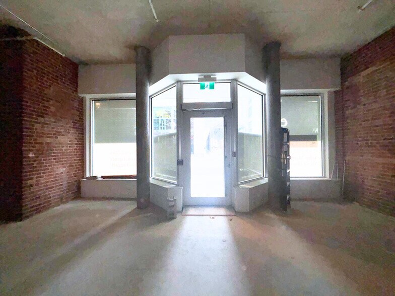 More Photos Of 83 King St E, Toronto Storefront Retail Residential For Lease
