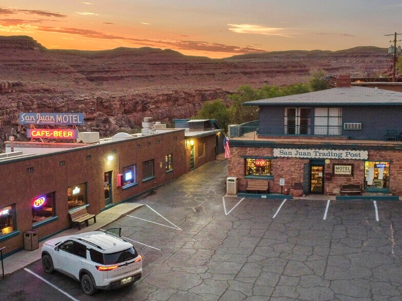 More Photos Of US 163 & San Juan River, Mexican Hat Hotel For Sale