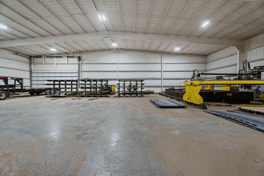 More Photos Of 3917 Clovis Rd, Lubbock Warehouse For Lease