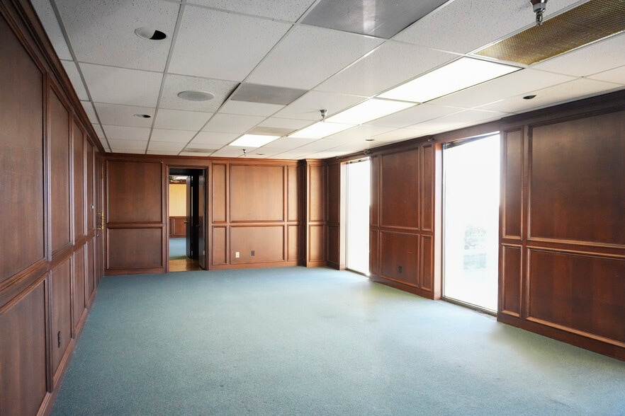 More Photos Of 5155 Flynn Pky, Corpus Christi Office For Lease
