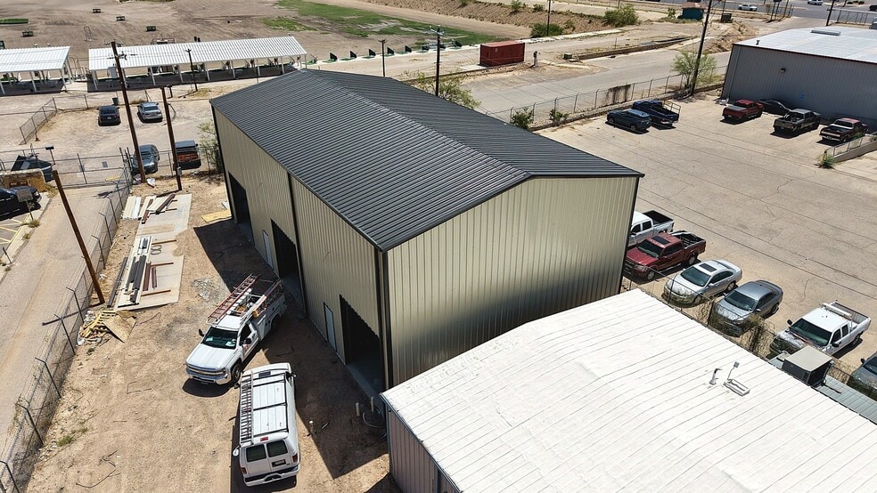 More Photos Of 11237 Rojas Dr, El Paso Freestanding For Lease