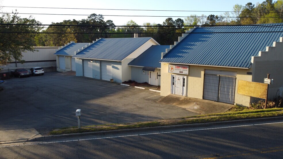 More Photos Of 2490 Centerville Rd, Tallahassee Flex For Lease