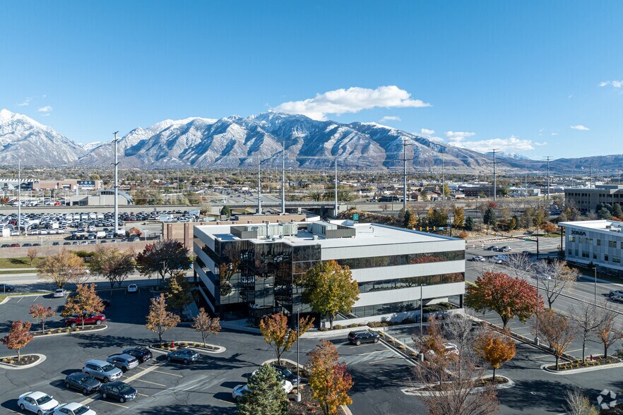 More Photos Of 10542 S Jordan Gtwy, South Jordan Loft Creative Space For Lease