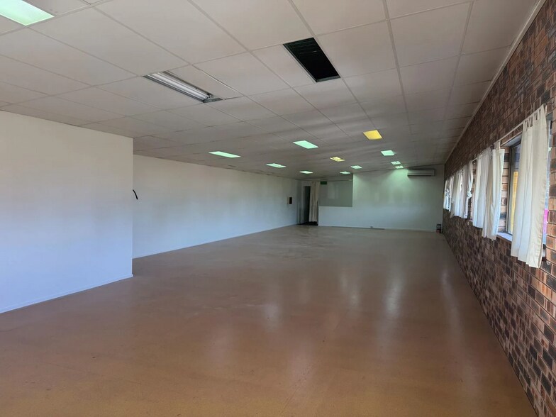 More Photos Of 1A Hughes St, Batemans Bay Showroom For Lease