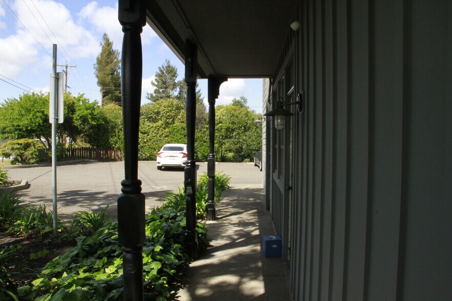 More Photos Of 1030 Railroad Ave, Novato Flex For Lease