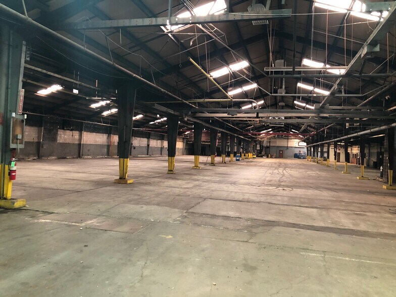More Photos Of 55 Woodruff St, Walden Distribution For Lease