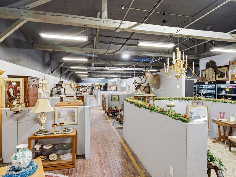 More Photos Of 316 Hay Ave, Brookville Warehouse For Sale