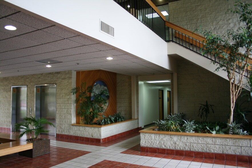 More Photos Of 1687 Erringer Rd, Simi Valley Medical For Lease