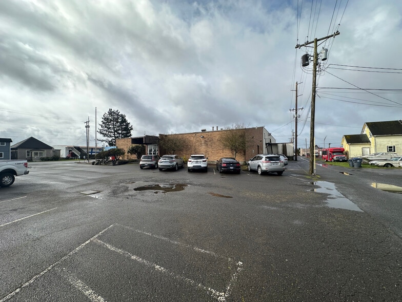 More Photos Of 315 S Michigan St, Aberdeen Office For Sale