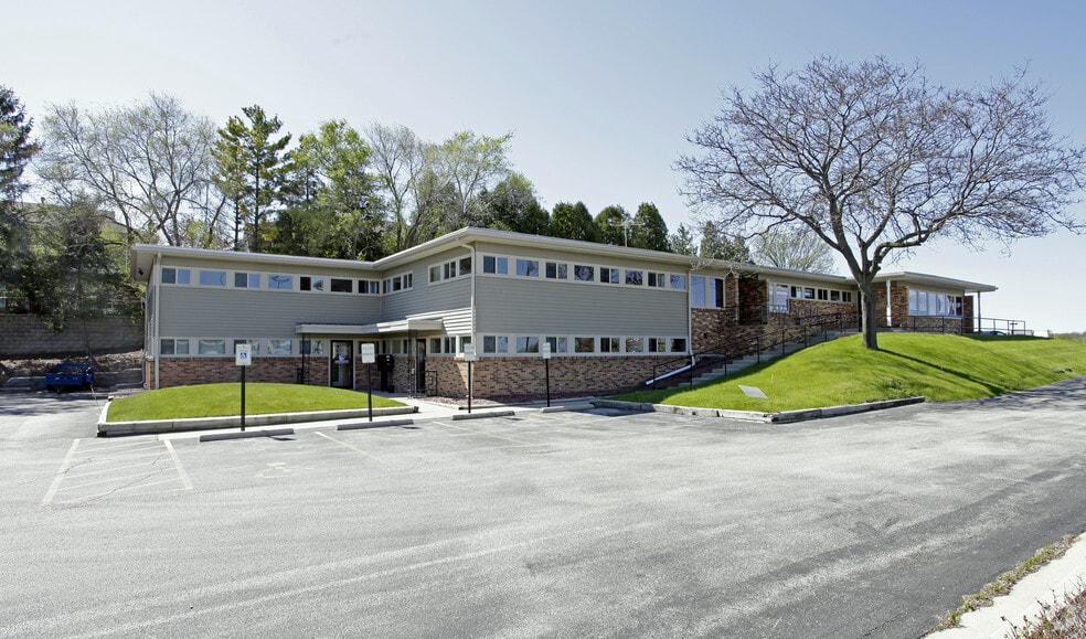 More Photos Of N84W15787 Menomonee Ave, Menomonee Falls Office For Lease