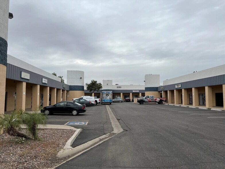 More Photos Of 2030 W Deer Valley Rd, Phoenix Unknown For Lease