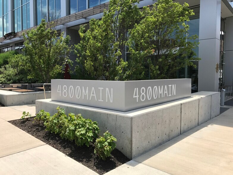 More Photos Of 4800 Main St, Kansas City Office For Lease