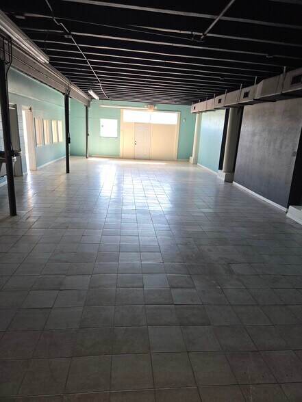 More Photos Of 211 Missouri Ave N, Largo Storefront Retail Office For Lease
