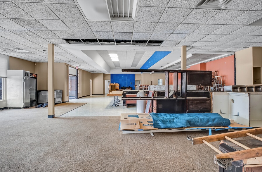 More Photos Of 2359 S Shelby St, Indianapolis Bank For Sale