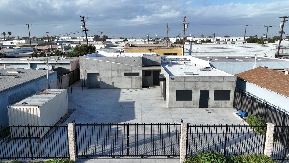 Primary Photo Of 2021 W Gaylord St, Long Beach Warehouse For Lease