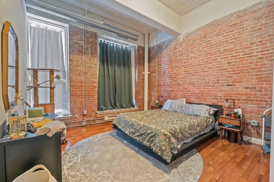 More Photos Of 311-313 W Baltimore St, Baltimore Apartments For Sale