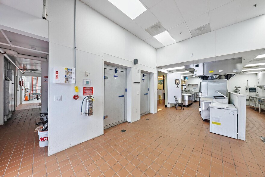More Photos Of 604 Lake Avenue, Lake Worth Beach Restaurant For Sale