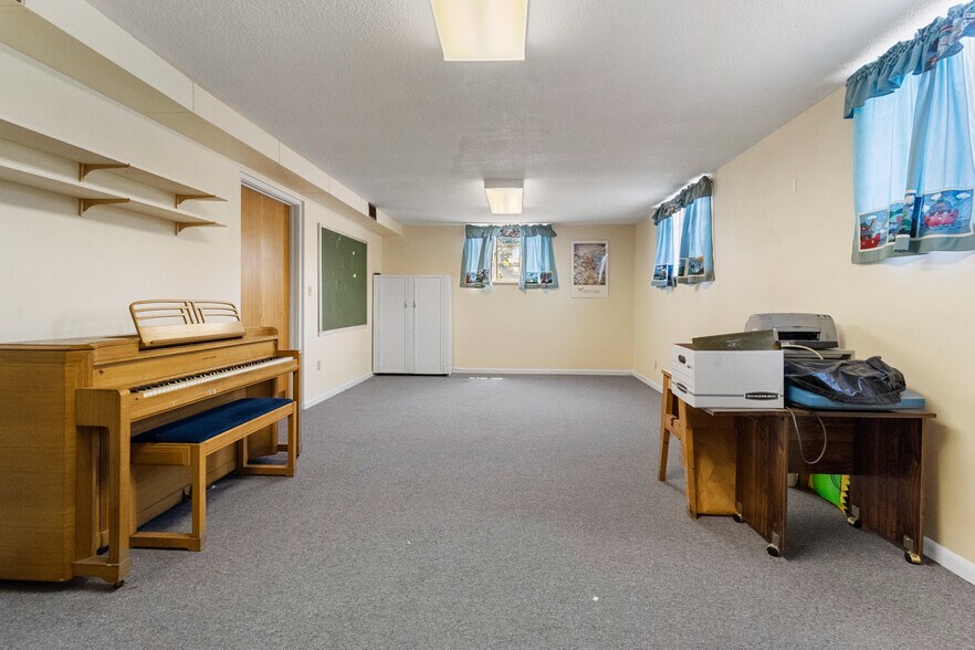 More Photos Of 2927 W Pikes Peak Ave, Colorado Springs Religious Facility For Sale
