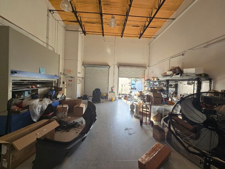 More Photos Of 6457 Hazeltine National Dr, Orlando Warehouse For Sale